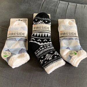 NWT Fireside Cozy Lodge Socks - Black and White